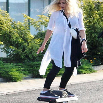 700W elektrisch Skateboard Één Wiel Hoverboard 1825km met Stabiele Band