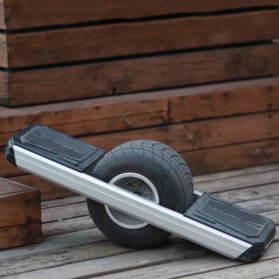 1825km Volwassen Wiel Zelf In evenwicht brengend Skateboard met Fonkelingslichten
