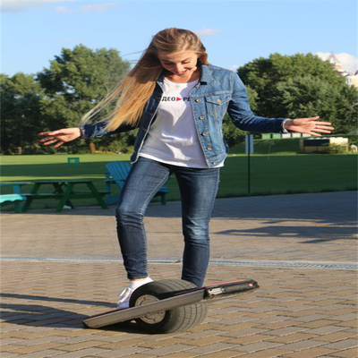 Elektrische Onewheel-Surfplank 1825km Één Wiel Handskateboard met Wacht Rail